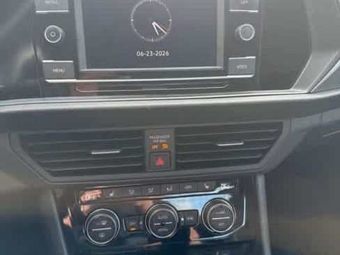 Used 2024 Volkswagen Jetta SE FWD image 19
