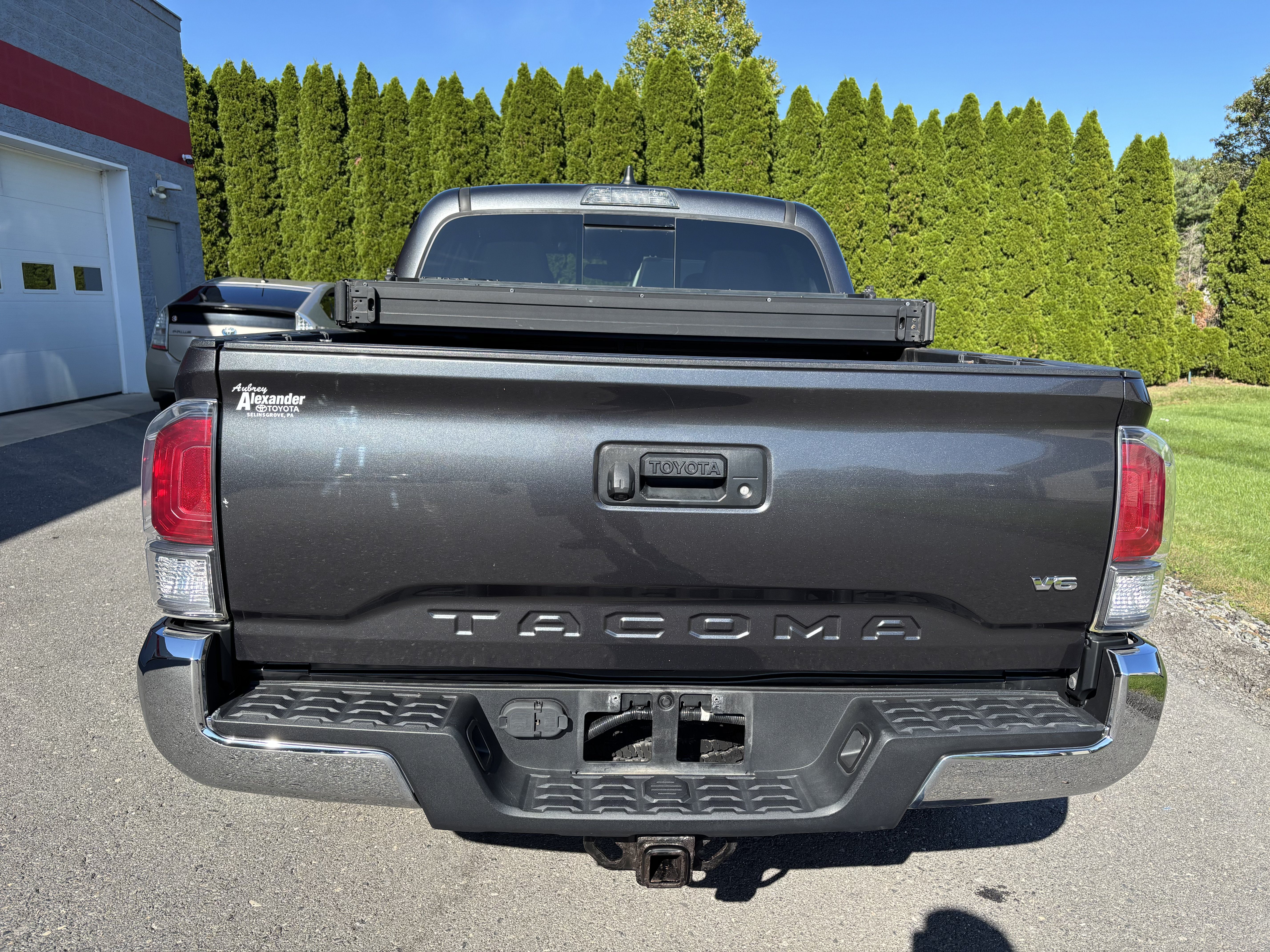 Used 2020 Toyota Tacoma TRD Off-Road AWD/4WD image 4