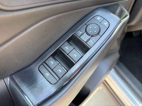 Used 2024 Nissan Rogue S FWD image 13