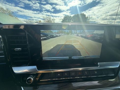 Used 2024 GMC Sierra 1500 Elevation image 14