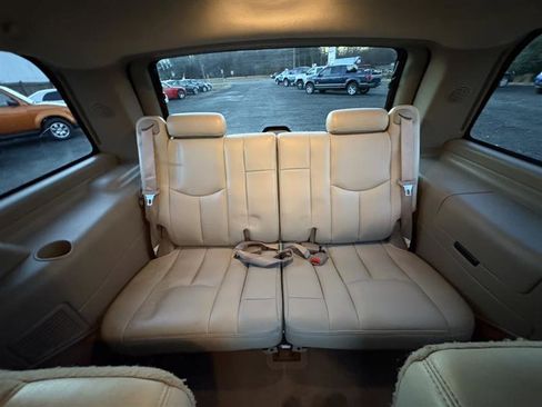 Used 2004 Chevrolet Tahoe Z71 w/ Z71 Preferred Equipment Group image 13