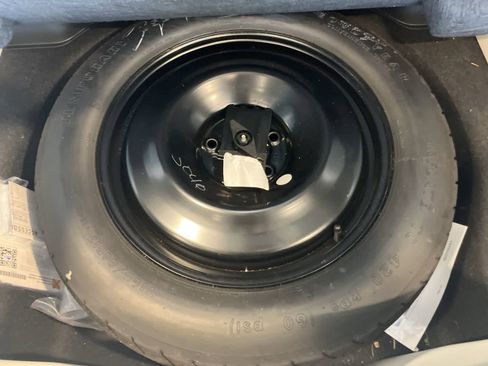 Used 2019 Jeep Cherokee Limited image 31