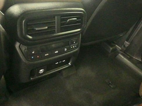 Used 2024 Honda Pilot Elite image 12
