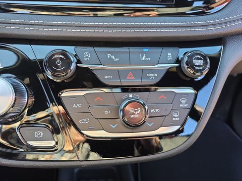 New 2026 Chrysler Pacifica Select image 23