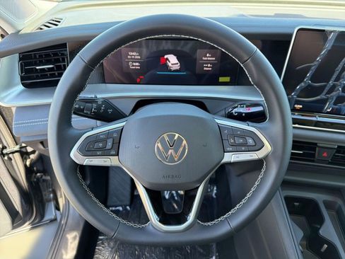 New 2026 Volkswagen Tiguan SE AWD/4WD image 18