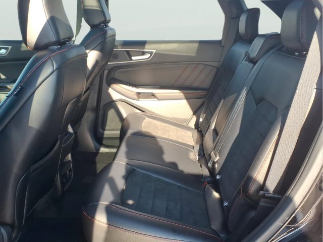 Used 2023 Ford Edge ST-Line AWD/4WD image 13