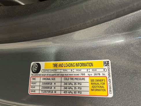 Used 2023 GMC Acadia SLE w/ Driver Convenience Package AWD/4WD image 6