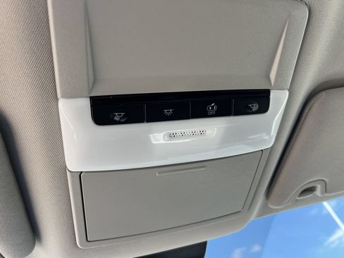 Used 2024 Nissan Altima 2.5 SR FWD image 18