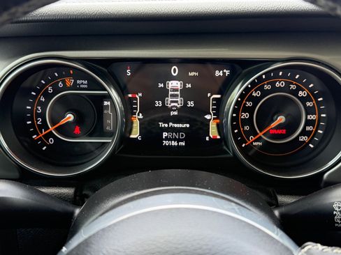 Used 2019 Jeep Wrangler Unlimited Sahara AWD/4WD image 19