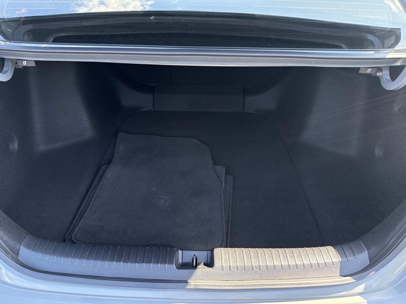 Used 2025 Honda Accord SE image 6