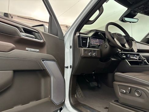 New 2026 GMC Sierra 1500 Denali w/ Denali Reserve Package image 17