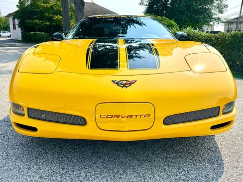 Used 2004 Chevrolet Corvette Z06 w/ Memory Package RWD image 10