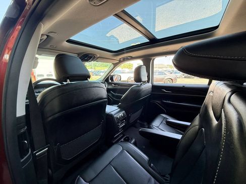 Used 2022 Jeep Grand Cherokee L Limited w/ Luxury Tech Group II AWD/4WD image 28