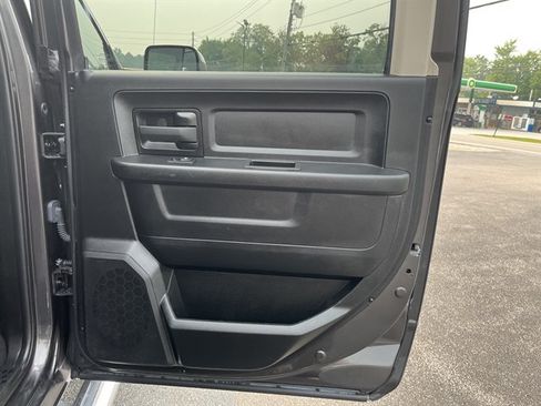 Used 2018 RAM 2500 Tradesman w/ Chrome Appearance Group AWD/4WD image 30