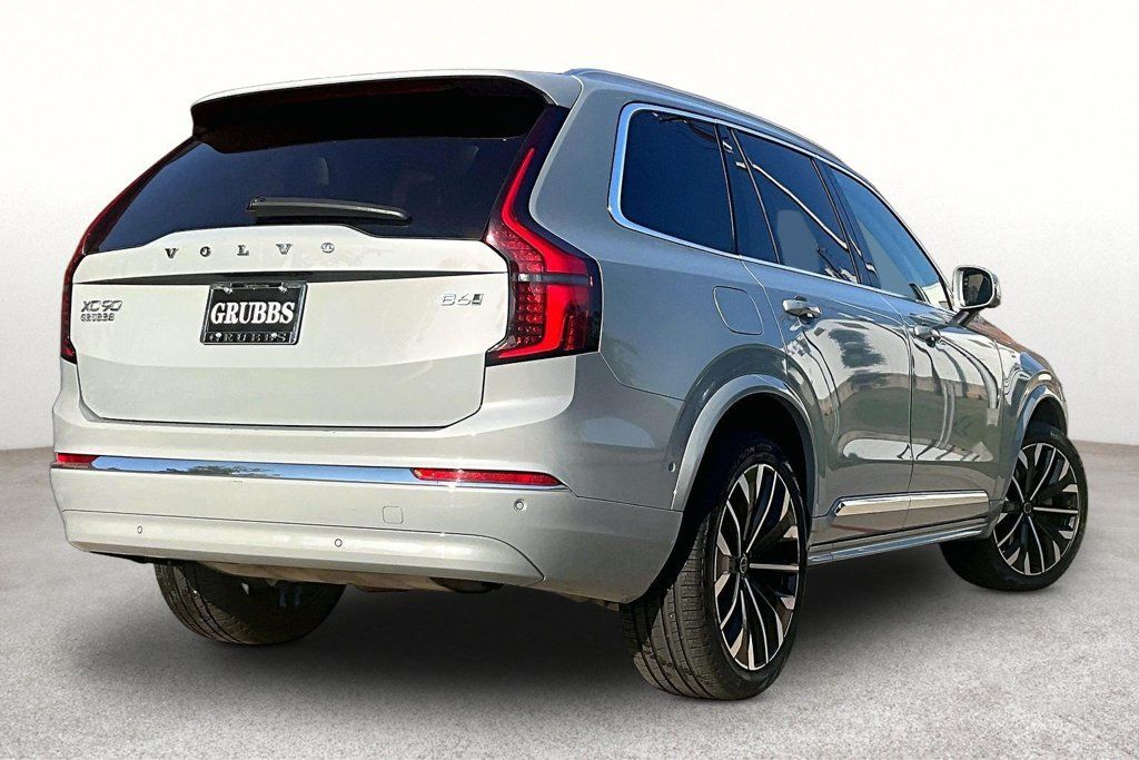 Certified 2026 Volvo XC90 B6 Plus AWD/4WD image 2