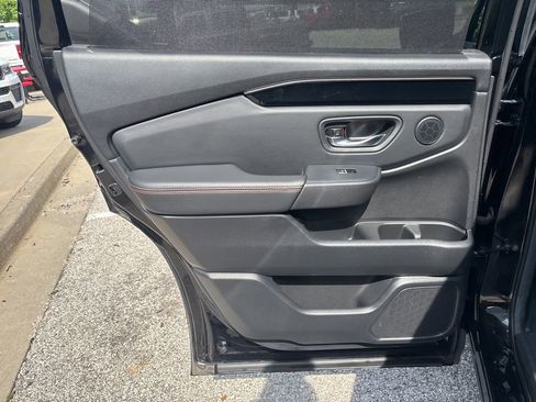 Used 2025 Honda Pilot TrailSport image 36