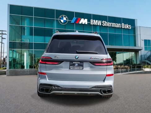 Used 2025 BMW X7 M60i AWD/4WD image 5