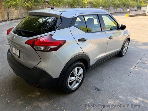 Used 2019 Nissan Kicks S image 5