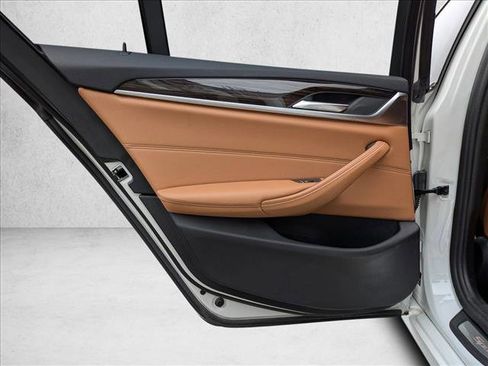 Used 2019 BMW 530i xDrive 530i xDrive w/ Convenience Package image 14