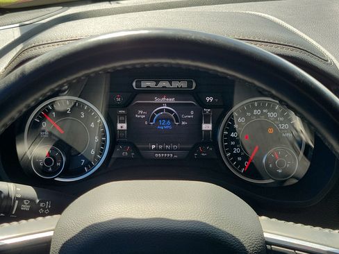 Used 2023 RAM 1500 Laramie AWD/4WD image 19