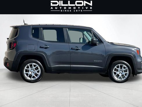 Used 2023 Jeep Renegade Latitude AWD/4WD image 3