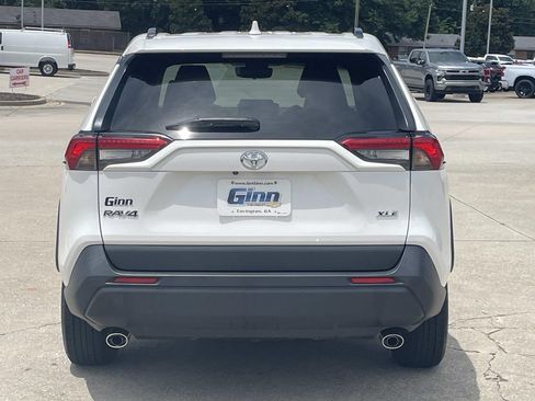Used 2023 Toyota RAV4 XLE w/ Convenience Package FWD image 3