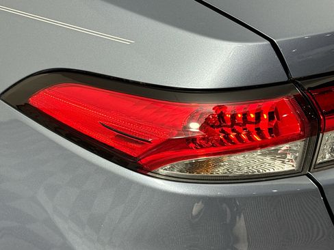 Used 2022 Toyota Corolla L image 34