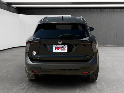 Used 2026 Nissan Kicks SV FWD image 4