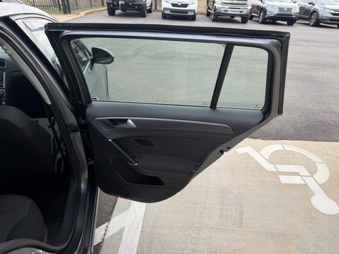 Used 2018 Volkswagen Golf S image 13