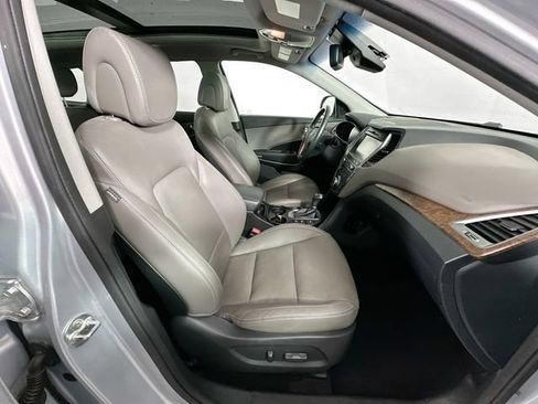 Used 2017 Hyundai Santa Fe Limited AWD/4WD image 31