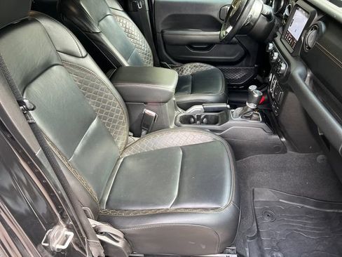 Used 2021 Jeep Wrangler Unlimited Sahara AWD/4WD image 15