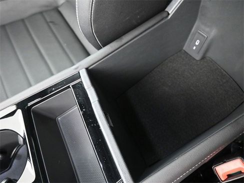 New 2025 Volkswagen Atlas Cross Sport SEL R-Line image 4