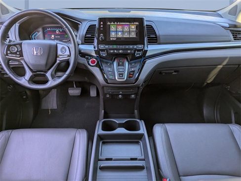 Certified 2022 Honda Odyssey Touring image 17