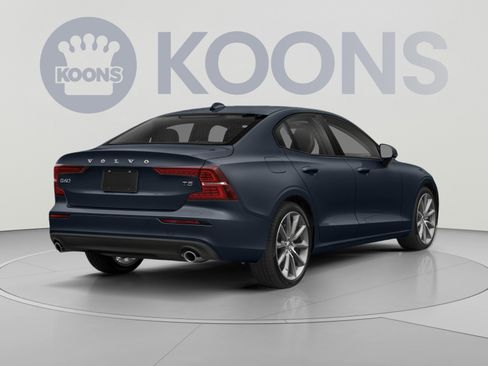 Used 2020 Volvo S60 T5 Momentum FWD image 2