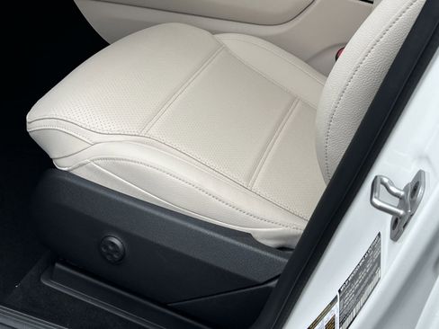 New 2026 Mercedes-Benz GLC 300 4MATIC image 12