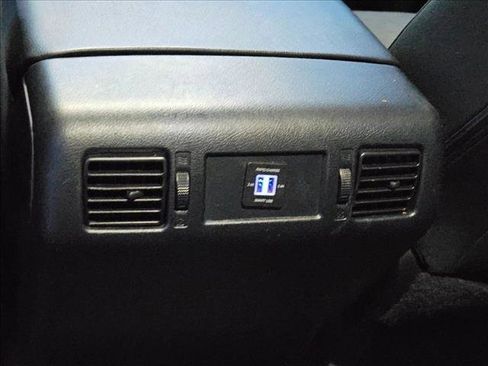 Used 2019 Toyota Tundra SR5 w/ SR5 Upgrade Package AWD/4WD image 16