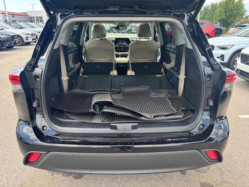 Used 2021 Toyota Highlander XLE AWD/4WD image 26
