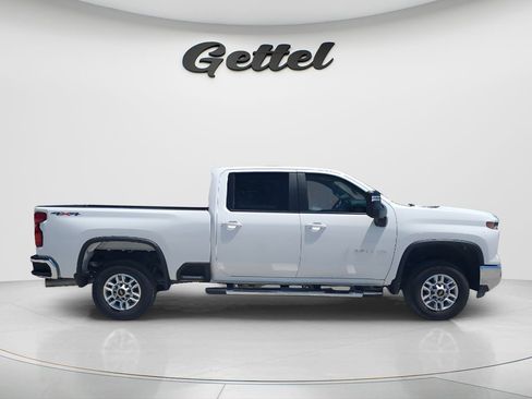 Used 2025 Chevrolet Silverado 2500 LT w/ Convenience Package AWD/4WD image 4
