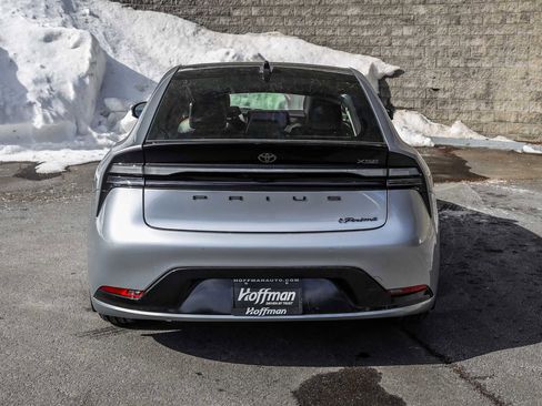 Used 2024 Toyota Prius Prime XSE image 8