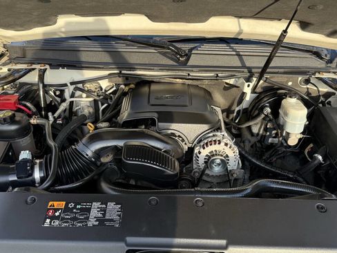 Used 2012 Cadillac Escalade 2WD image 10