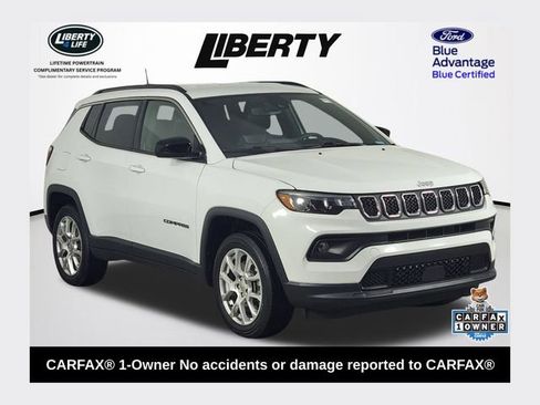 Used 2023 Jeep Compass Latitude image 1