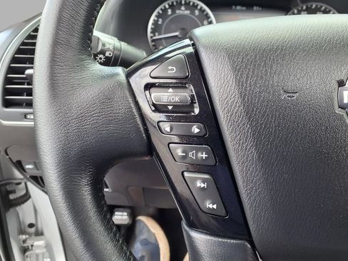 Used 2024 Nissan Armada SL AWD/4WD image 13
