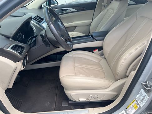 Used 2019 Lincoln MKZ Reserve FWD image 6