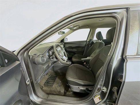 Used 2021 Nissan Kicks S image 19