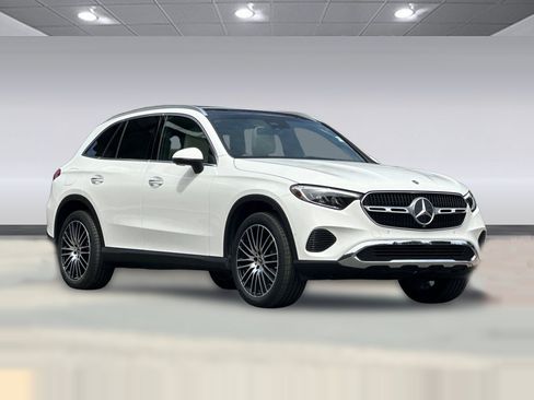 Used 2024 Mercedes-Benz GLC 300 4MATIC image 7