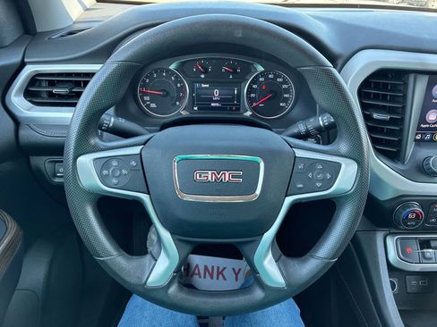 Used 2023 GMC Acadia SLE image 11