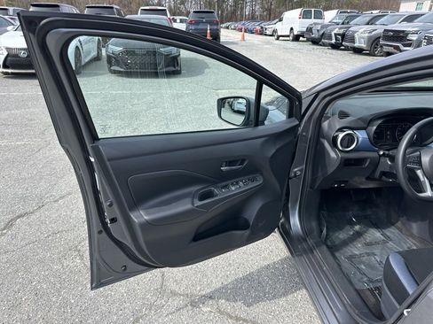 Used 2025 Nissan Versa SV image 20