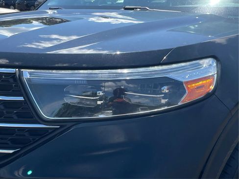 Used 2020 Ford Explorer XLT w/ Equipment Group 202A AWD/4WD image 32