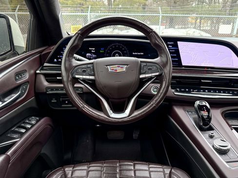 Used 2022 Cadillac Escalade Sport Platinum w/ LPO, ONYX Package image 32