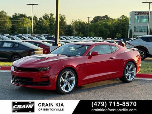 Used 2020 Chevrolet Camaro SS RWD image 3